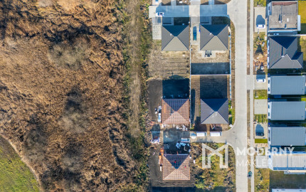 Na predaj rovinaté pozemky vhodné na výstavbu rodinných domov obci Malé Leváre