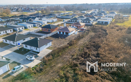 Na predaj rovinaté pozemky vhodné na výstavbu rodinných domov obci Malé Leváre