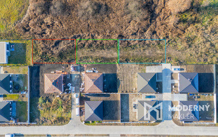 Na predaj rovinaté pozemky vhodné na výstavbu rodinných domov obci Malé Leváre