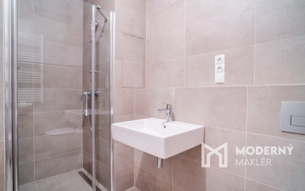 Na predaj svetlý 1,5-izbový byt v NADŠTANDARDE v lukratívnej lokalite BORY