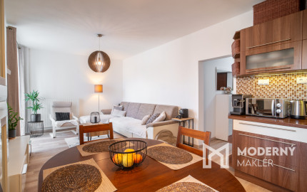 Na predaj dobre dispozične riešený 3-izbový byt vo vyhľadávanej lokalite Karlovej Vsi