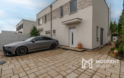 Na predaj štýlová 3-izbová časť dvojdomu v pokojnej časti obce Rovinka