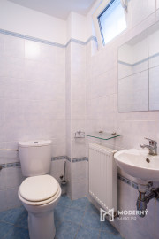 Na predaj nadštandardný 4-izbový byt s garážovým parkovacím státím v Starom Meste