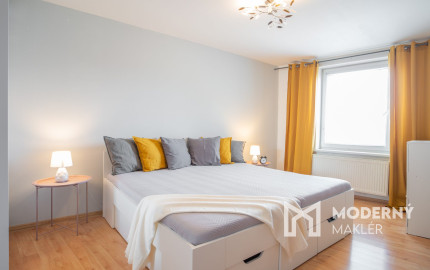 Na predaj priestranný 6-izbový rodinný dom v obci Hrnčiarovce nad Parnou