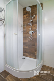 Na predaj priestranný 6-izbový rodinný dom v obci Hrnčiarovce nad Parnou