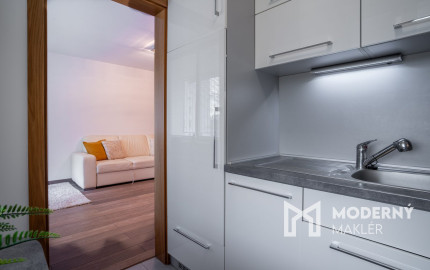 Na prenájom zrekonštruovaný 1-izbový byt s veľkorysou loggiou v tichej časti Dúbravky