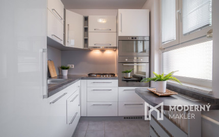 Na prenájom zrekonštruovaný 1-izbový byt s veľkorysou loggiou v tichej časti Dúbravky