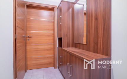 Na prenájom zrekonštruovaný 1-izbový byt s veľkorysou loggiou v tichej časti Dúbravky