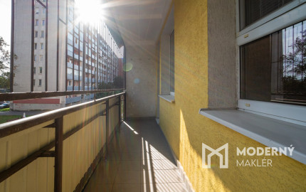 Na prenájom zrekonštruovaný 1-izbový byt s veľkorysou loggiou v tichej časti Dúbravky