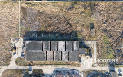 Na predaj veľkorysý pozemok s poľnohospodárskou budovou v obci Vydrany vhodný aj pre developerov