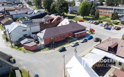 Na predaj komerčná budova v centre mesta Spišská Stará Ves so skvelým investičným potenciálom