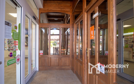 Na predaj komerčná budova v centre mesta Spišská Stará Ves so skvelým investičným potenciálom