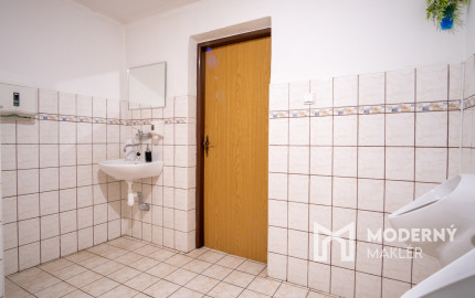 Na predaj komerčná budova v centre mesta Spišská Stará Ves so skvelým investičným potenciálom