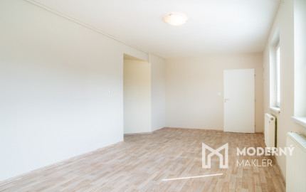 Na predaj rozsiahly investičný pozemok s polyfunkčným domom