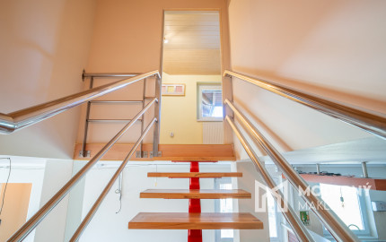 Na predaj rozsiahly investičný pozemok s polyfunkčným domom