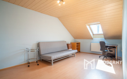 Na predaj rozsiahly investičný pozemok s polyfunkčným domom