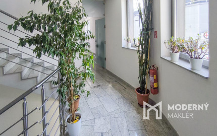 Na prenájom kancelárske priestory s parkingom a výmerou 30 m2 v Lamači