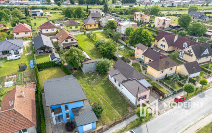 Na predaj rozľahlý pozemok s rodinným domom vo Veľkom Šariši
