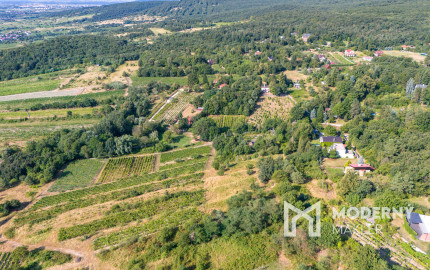 Na predaj slnečný pozemok s jedinečným výhľadom v Modre