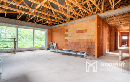 Na predaj nadštandardná 5-izbová novostavba rodinného domu v pokojnej časti Nových Zámkov