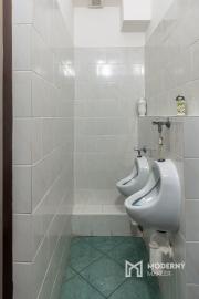 Na predaj gastroprevádzka s vonkajšou terasou v Karlovej Vsi