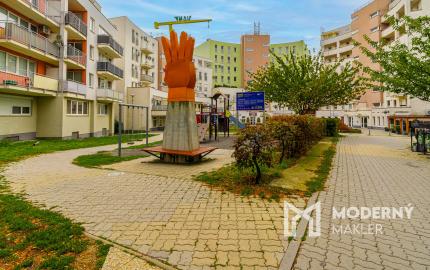 Na predaj gastroprevádzka s vonkajšou terasou v Karlovej Vsi