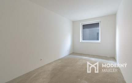 Na predaj priestranný 4-izbový bungalov s terasou v Hrnčiarovciach nad Parnou