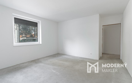 Na predaj priestranný 4-izbový bungalov s terasou v Hrnčiarovciach nad Parnou