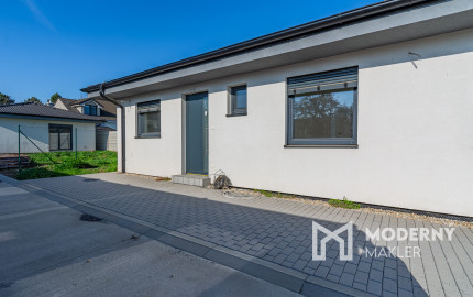 Na predaj moderný 4-izbový rodinný dom s terasou v Hrnčiarovciach nad Parnou