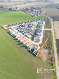 Na predaj lukratívne pozemky v novovybudovanej časti obce Topoľnica