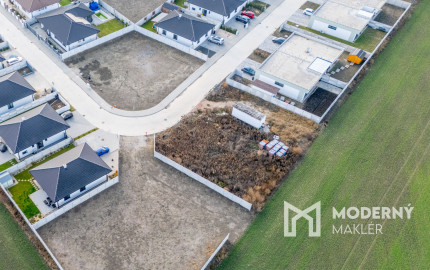 Na predaj lukratívne pozemky v novovybudovanej časti obce Topoľnica