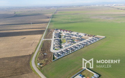 Na predaj lukratívne pozemky v novovybudovanej časti obce Topoľnica