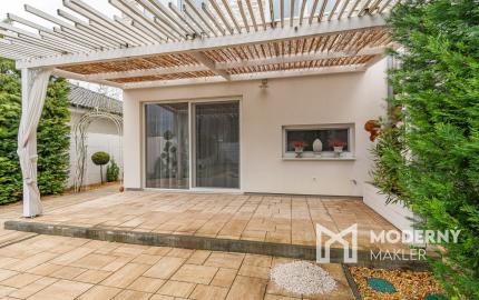 Na predaj štýlová 3-izbová časť dvojdomu v pokojnej časti obce Rovinka