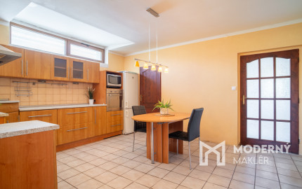 Na predaj rodinný dom s rozľahlým pozemkom v obci Nové Sady