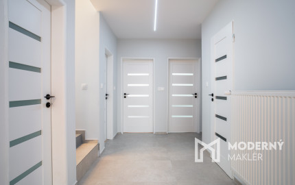 Na predaj štýlovo zrekonštruovaný dvojpodlažný rodinný dom za výhodnú cenu v obci Veľká Mača