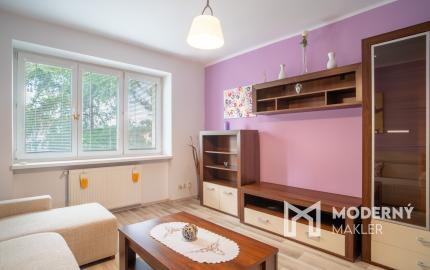 PRENAJATÉ: Na prenájom priestranný 2-izbový byt na Záhradnej ulici v Pezinku