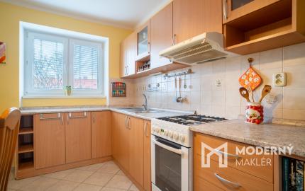 PRENAJATÉ: Na prenájom priestranný 2-izbový byt na Záhradnej ulici v Pezinku