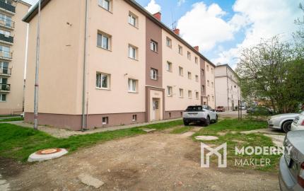 PRENAJATÉ: Na prenájom priestranný 2-izbový byt na Záhradnej ulici v Pezinku