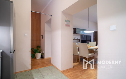 Na predaj kompletne zariadený 3-izbový byt v Trenčíne