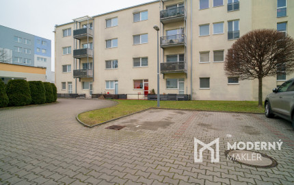 Na predaj kompletne zariadený 3-izbový byt v Trenčíne