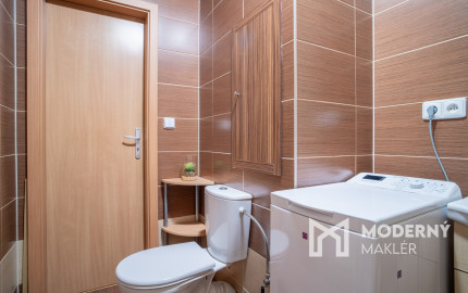 REZERVOVANÉ: Na predaj 1,5-izbový byt v centre Malaciek s investičným potenciálom