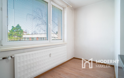 REZERVOVANÉ: Na predaj 1,5-izbový byt v centre Malaciek s investičným potenciálom