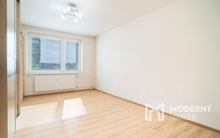 REZERVOVANÉ: Na predaj 1,5-izbový byt v centre Malaciek s investičným potenciálom