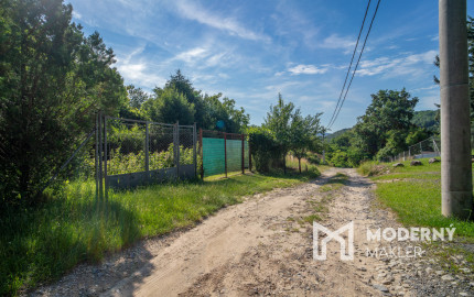 Na predaj rekreačný pozemok so záhradnou chatou v Stupave