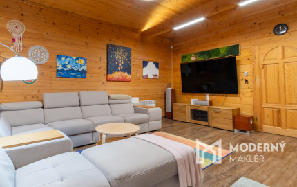 Na predaj jedinečné rodinné sídlo s kúpacím jazierkom a výhľadom na Vysoké Tatry