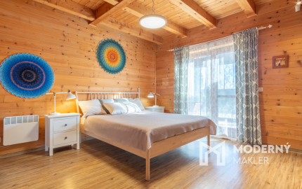 Na predaj jedinečné rodinné sídlo s kúpacím jazierkom a výhľadom na Vysoké Tatry