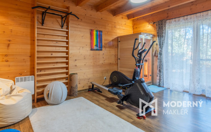 Na predaj jedinečné rodinné sídlo s kúpacím jazierkom a výhľadom na Vysoké Tatry