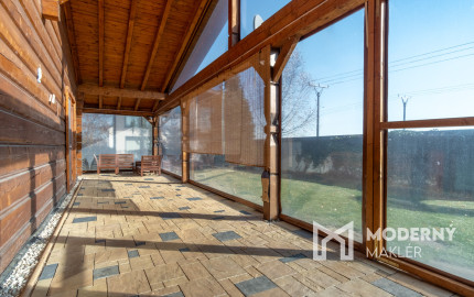 Na predaj jedinečné rodinné sídlo s kúpacím jazierkom a výhľadom na Vysoké Tatry