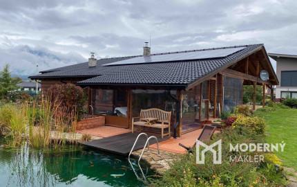 Na predaj jedinečné rodinné sídlo s kúpacím jazierkom a výhľadom na Vysoké Tatry