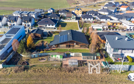 Na predaj jedinečné rodinné sídlo s kúpacím jazierkom a výhľadom na Vysoké Tatry
